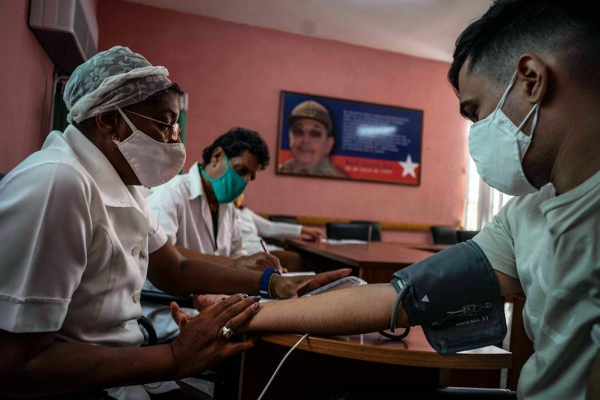 Cuba lucha contra rebrote pese a dos millones de vacunados - Vimarsana News