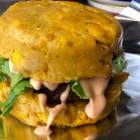 ¡Brutal! Crean el Mofongo Burger en Camuy