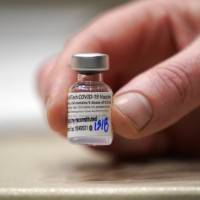 Menores de 18 años solo pueden recibir vacuna contra COVID-19 de Pfizer
