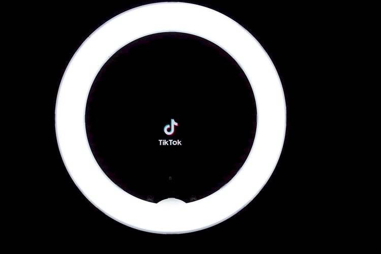 blackoutchalleng-d1bcc64a1084f77d87ada730e0b98161.jpg