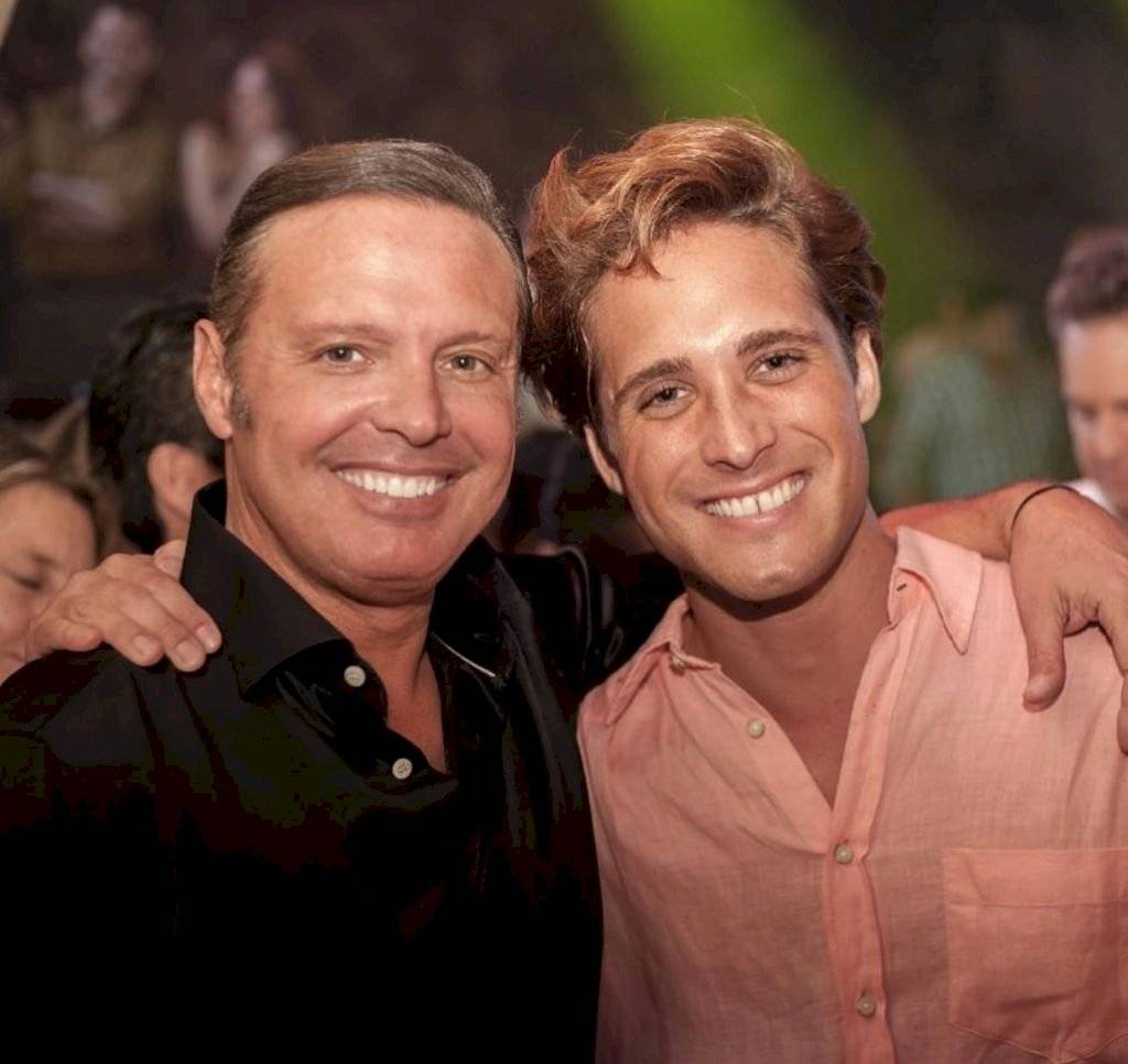 luismiguel405315-07f4aa42ee265bc225d801d451f05c18.jpg