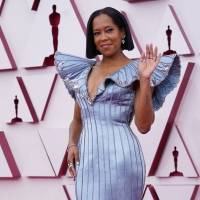 Regina King reacciona a veredicto de asesino de George Floyd en los Oscar