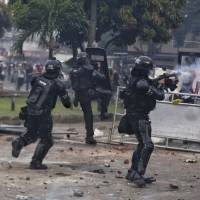 Protestas en Colombia dejan al menos 19 muertos y más de 800 heridos