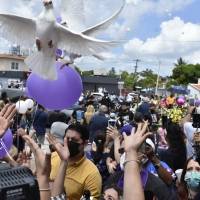 Fotos: Despiden de blanco a Keishla Rodríguez Ortiz