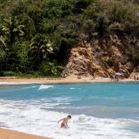 Hombre muere ahogado en playa Jobos en Isabela