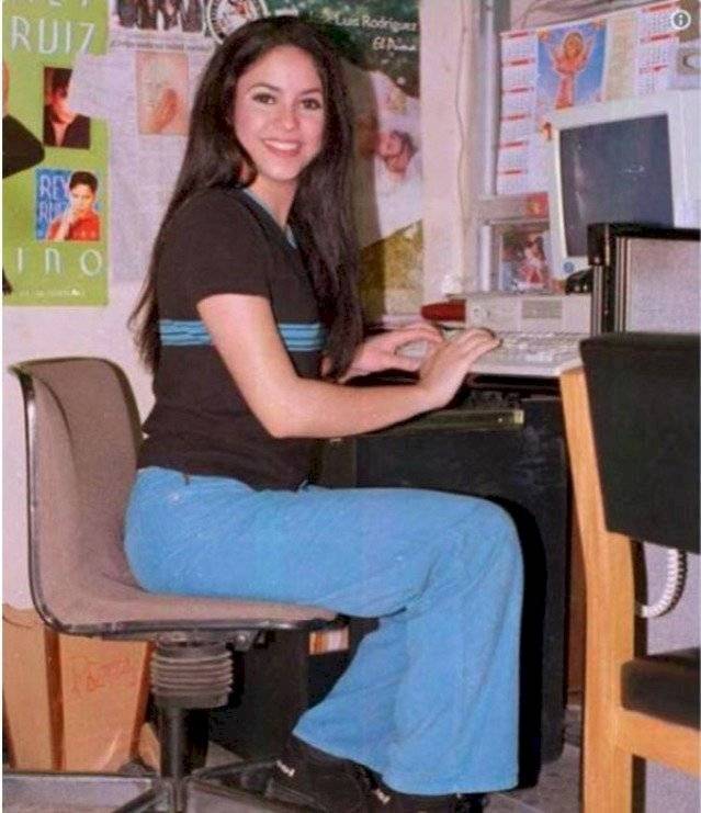 memeshakira-febd7b7c0a7ca047c3fa1bc4fa619b11.jpg