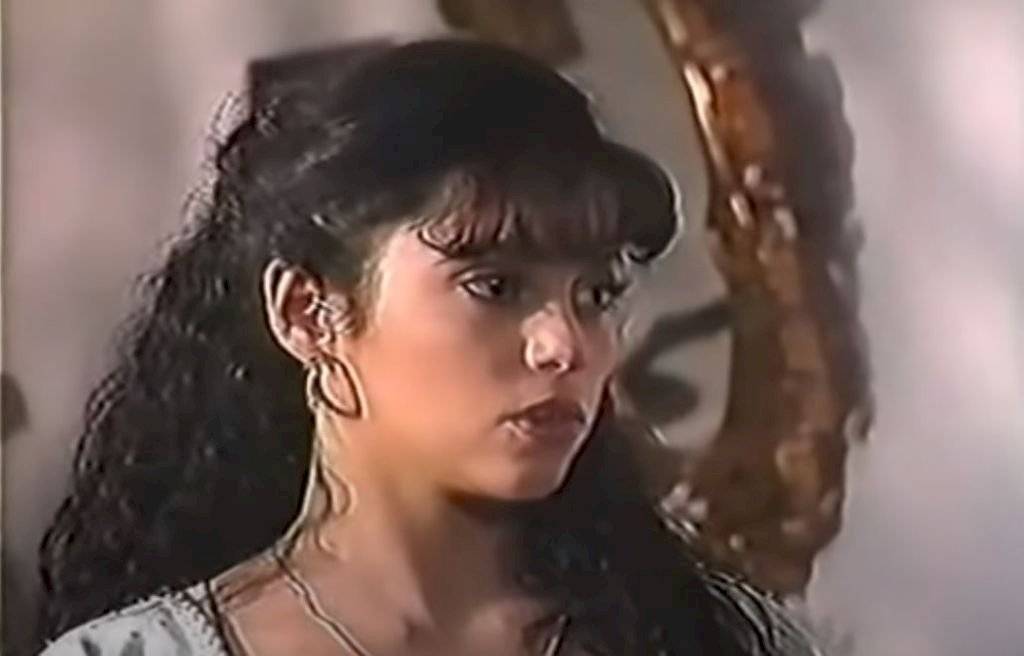shakiraeloasis21-fe77c0c6de142f627e319d64fa831657.jpg
