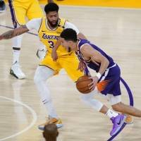 Jugador de ascendencia boricua y los Suns eliminan a los Lakers en los