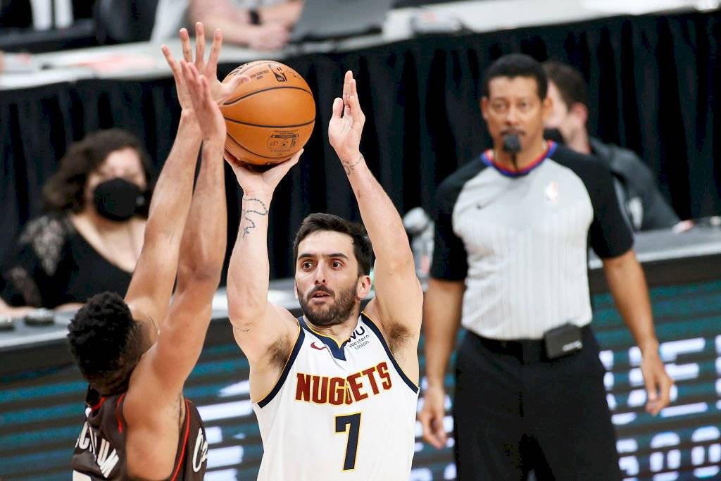 nuggetsblazers2-f77e00881ec8702876c277bb491a4b13.jpg