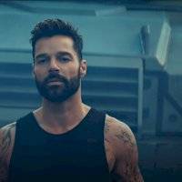 Ricky Martin se sorprende cuando Instagram borra foto con su hijo
