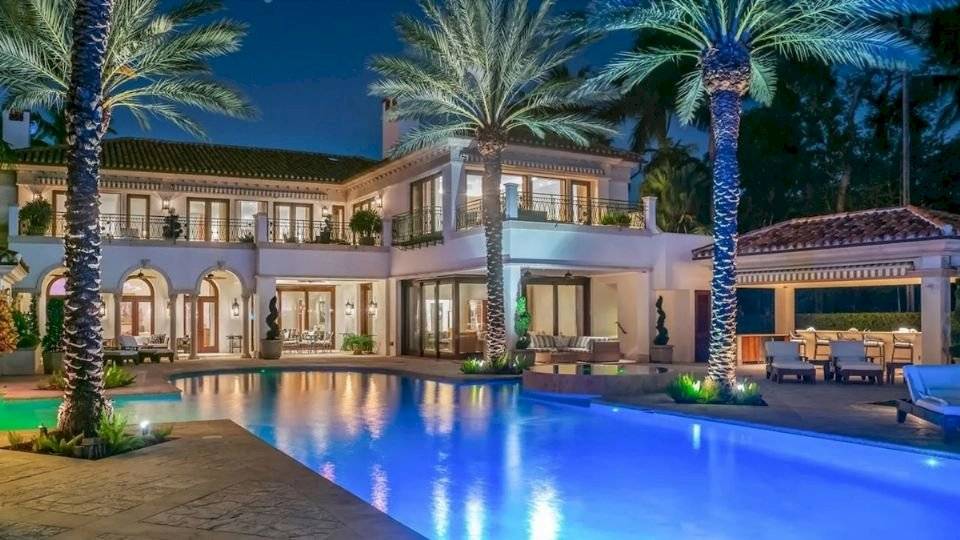 mansionjenniferl-f99f883139d6b4a0fc1c17e575a663c1.jpg