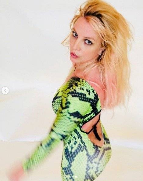 britneyspears2-ebef54d644876f30946f88f9ee158128.jpg