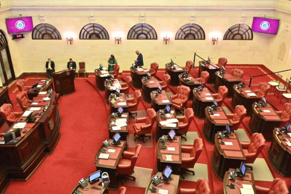Senado aprueba medida que protege a adultos de edad avanzada que pertenezcan a la comunidad LGBTTIQ+ - Vimarsana News