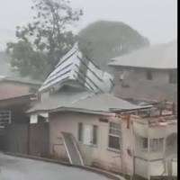 Así el huracán Elsa azota a Barbados con vientos de 75 mph