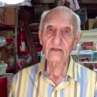 Don Pablo tiene 97 años y sigue trabajando en su negocio en Adjuntas