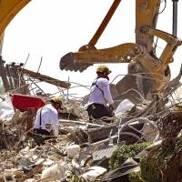 Siguen labores en edificio en Miami; van 90 fallecidos