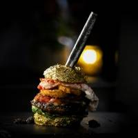 "Golden boy": El hamburger más caro en el mundo con pan de oro