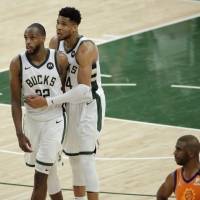Middleton y Bucks empatan las Finales ante Suns