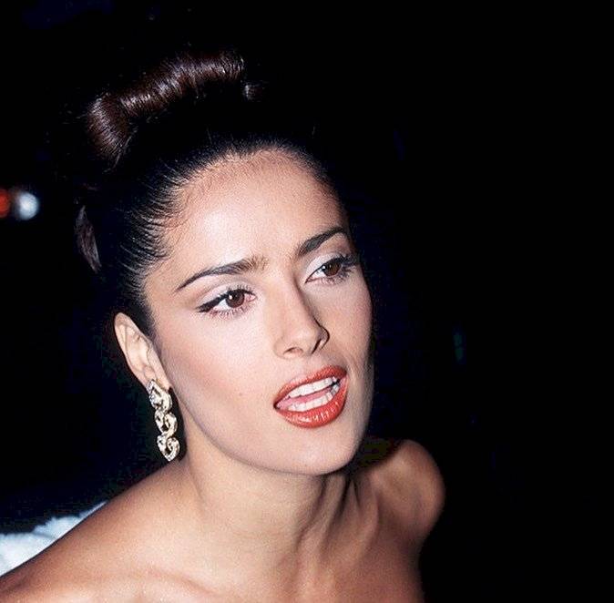 salmahayek122018-94d5e32b406845e3738d0fe552897f23.jpg