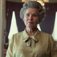 ¡Increíble parecido! Fotos de la nueva Reina Isabel II impactan fans de "The Crown"