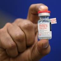 CDC y FDA levantan bandera sobre tercera dosis de vacuna contra COVID