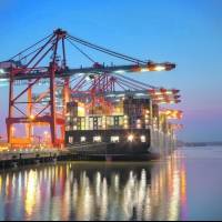 Gobernador firma acuerdo de puertos marítimos hermanos con Miami-Dade