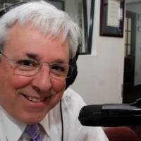 "Mr.Anti-Vax": Fallece de COVID-19 presentador de radio que estaba en contra de la vacunación