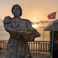 Estatuas vivientes impactan toda la isla