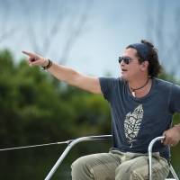 Carlos Vives, criticado "por dejar a su mamá en la calle"