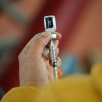 OMS: La pandemia podría estar controlada en marzo de 2022