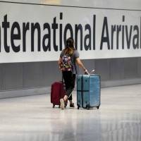 Anuncian cambios en el aeropuerto tras variante de ómicron
