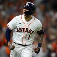 Carlos Correa gana su primer Guante de Oro
