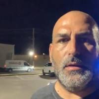 Atacan a "El León Fiscalizador" en medio de video en vivo