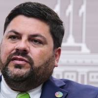 Secretario de Salud dice que sus medidas contra el COVID “no son exageradas ni a destiempo”